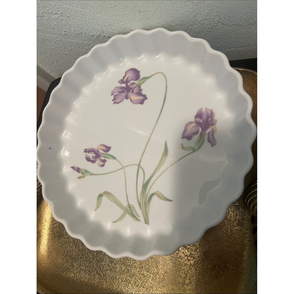 #2129**1980’s Porcelain Scalloped Serving Platter with Purple Japan Design